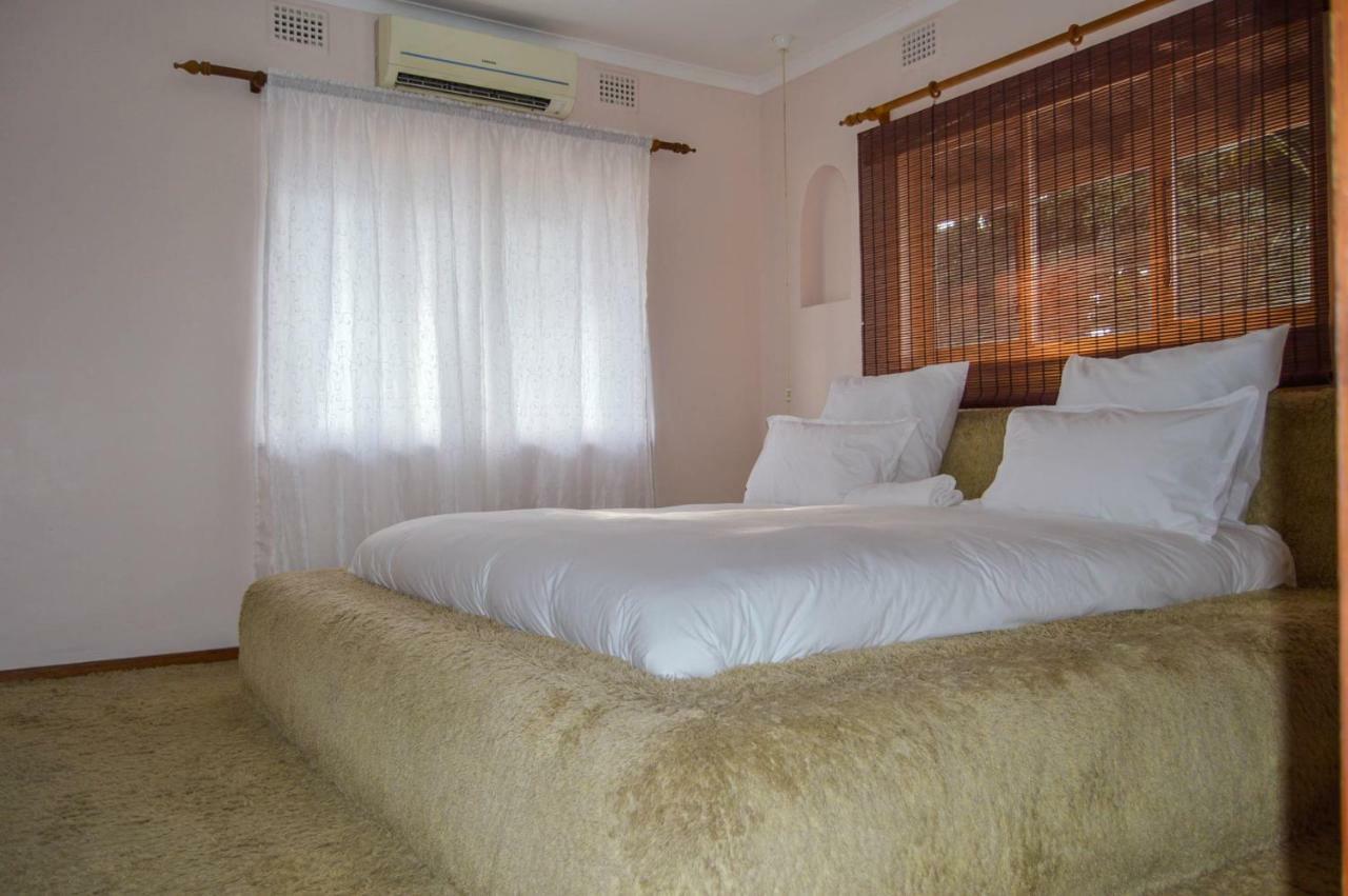 Emangunini Guest House 理查兹湾 外观 照片