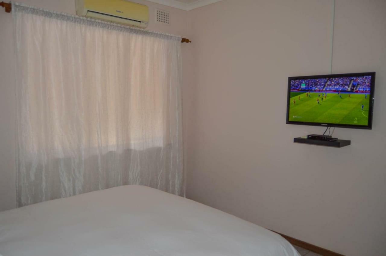 Emangunini Guest House 理查兹湾 外观 照片