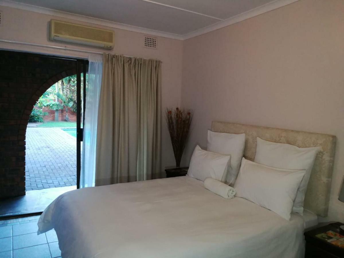 Emangunini Guest House 理查兹湾 外观 照片