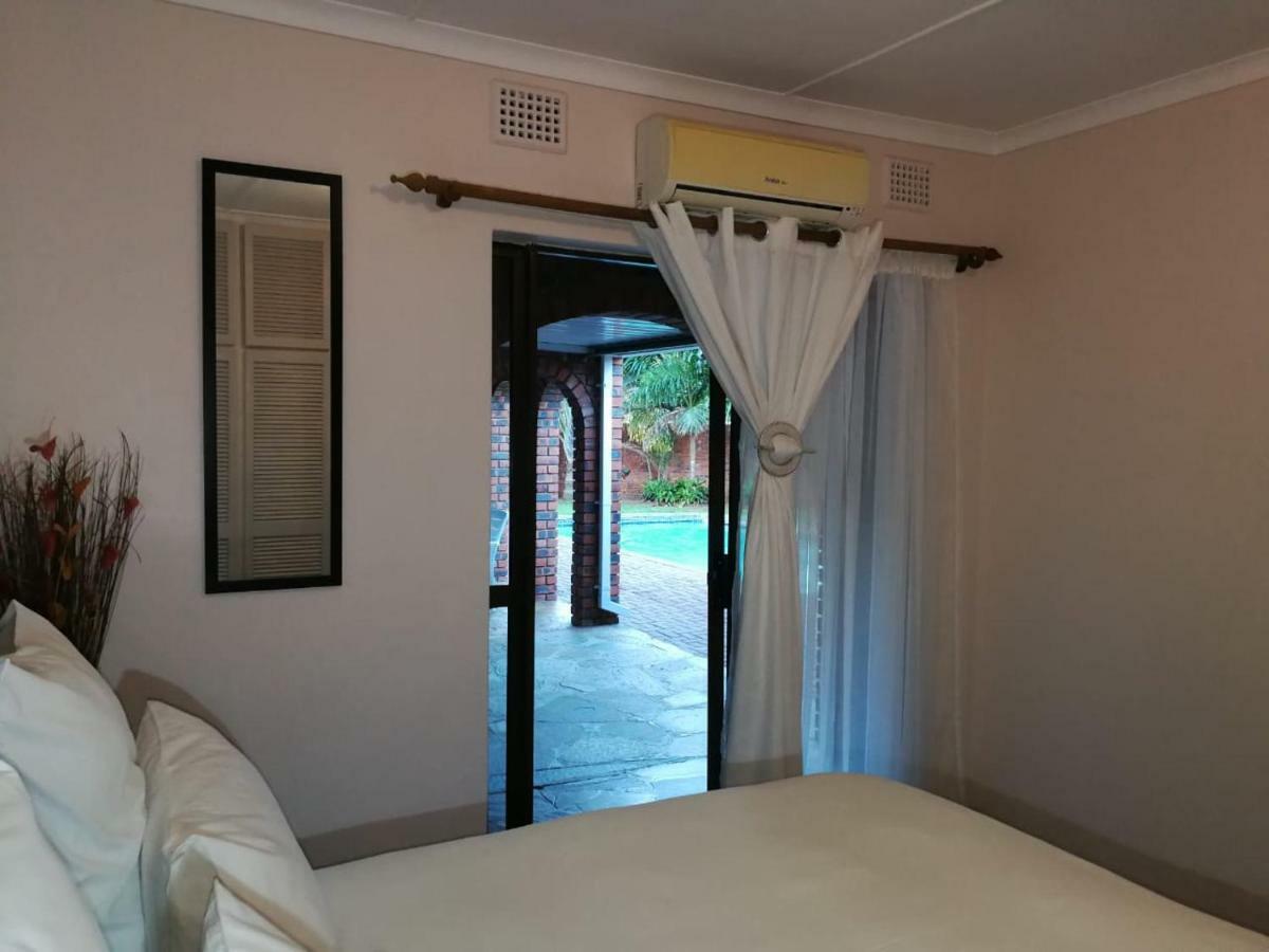 Emangunini Guest House 理查兹湾 外观 照片