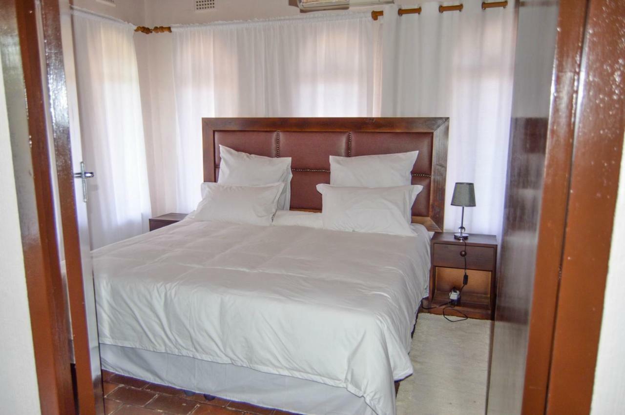 Emangunini Guest House 理查兹湾 外观 照片