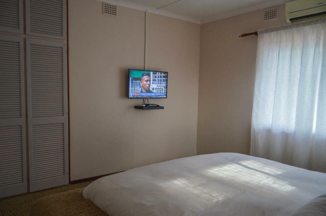 Emangunini Guest House 理查兹湾 外观 照片