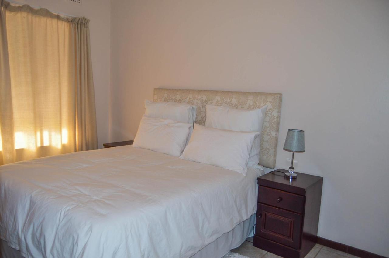 Emangunini Guest House 理查兹湾 外观 照片