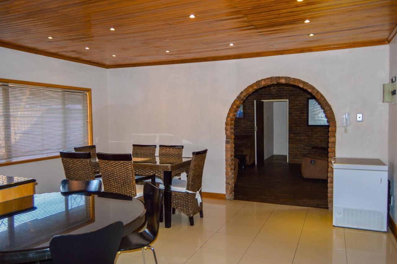 Emangunini Guest House 理查兹湾 外观 照片